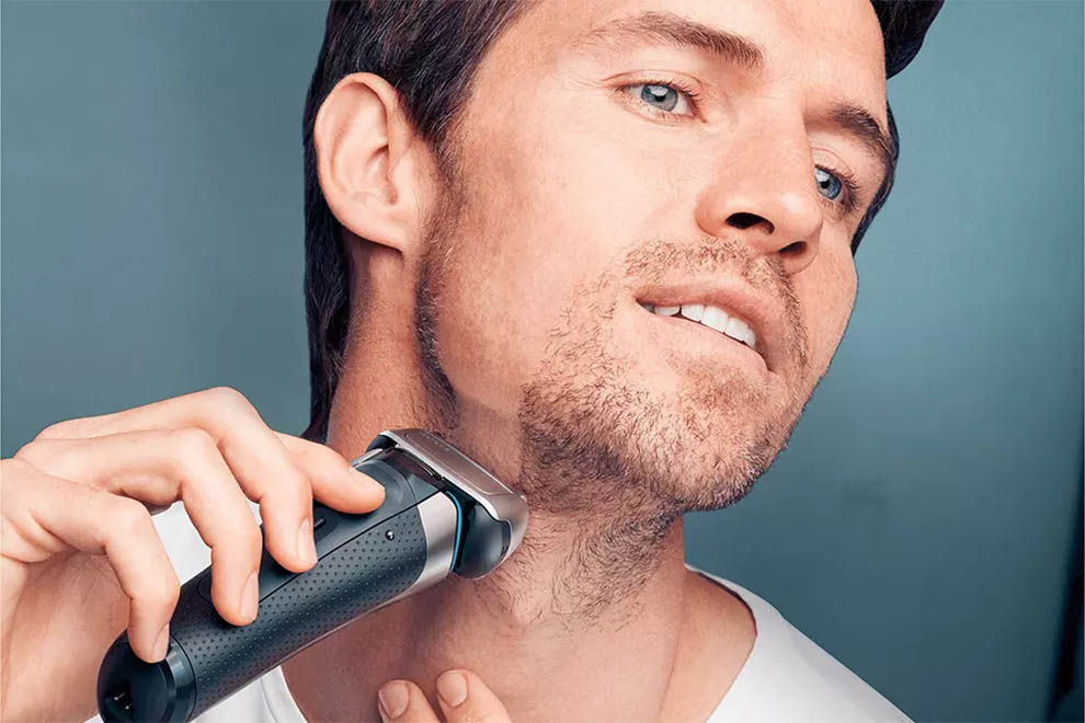 Shave With A Foil Shaver